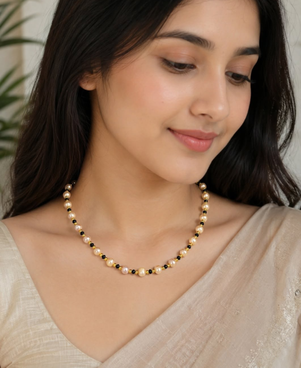 Freshwater Pink Pearl & Black Stone Necklace – 7/8mm Pearls with Adjustable Chain